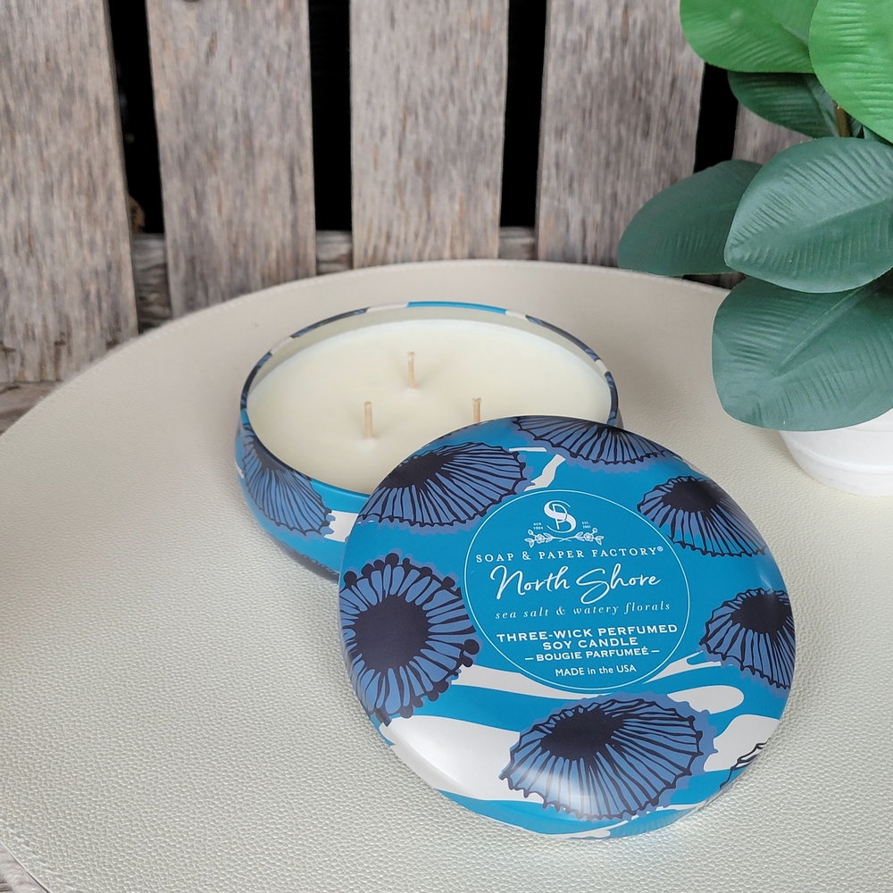 North Shore Sea Salt & Watery Florals Blue Tin 13oz Candle - Picture 5 of 7
